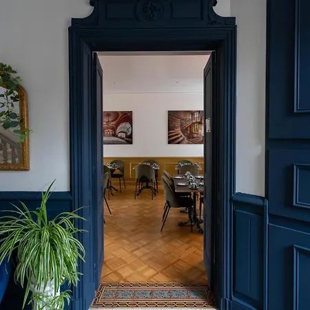 Hotel Des Dauphins 3*