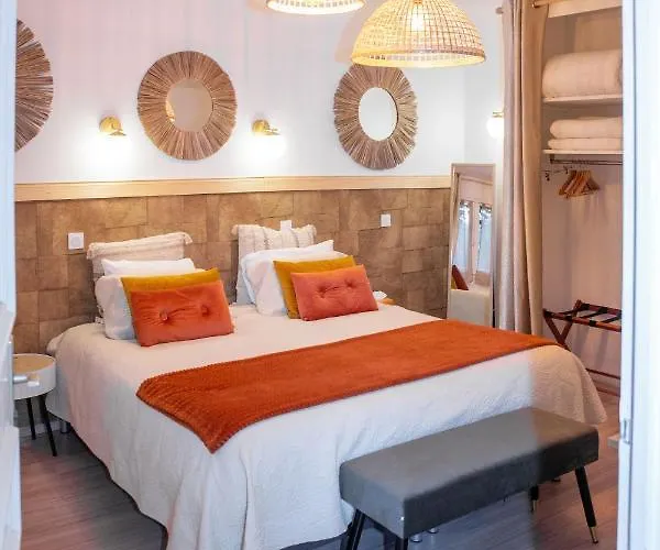Hotel Des Dauphins