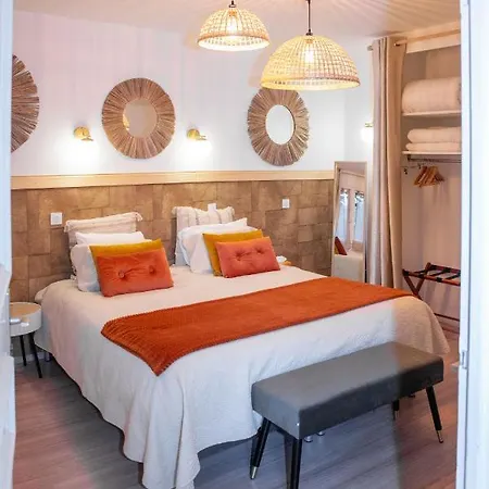 Hotel Des Dauphins